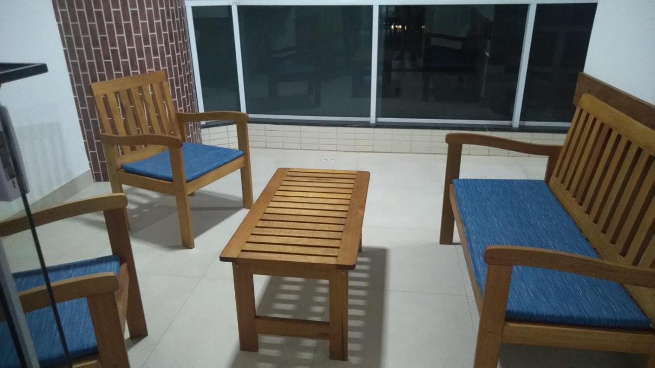 Apartamento Na Praia Do Morro- Guarapari, De Frente, Varanda Ampla, Duas Quadras Da Orla Da Praia Kültér fotó