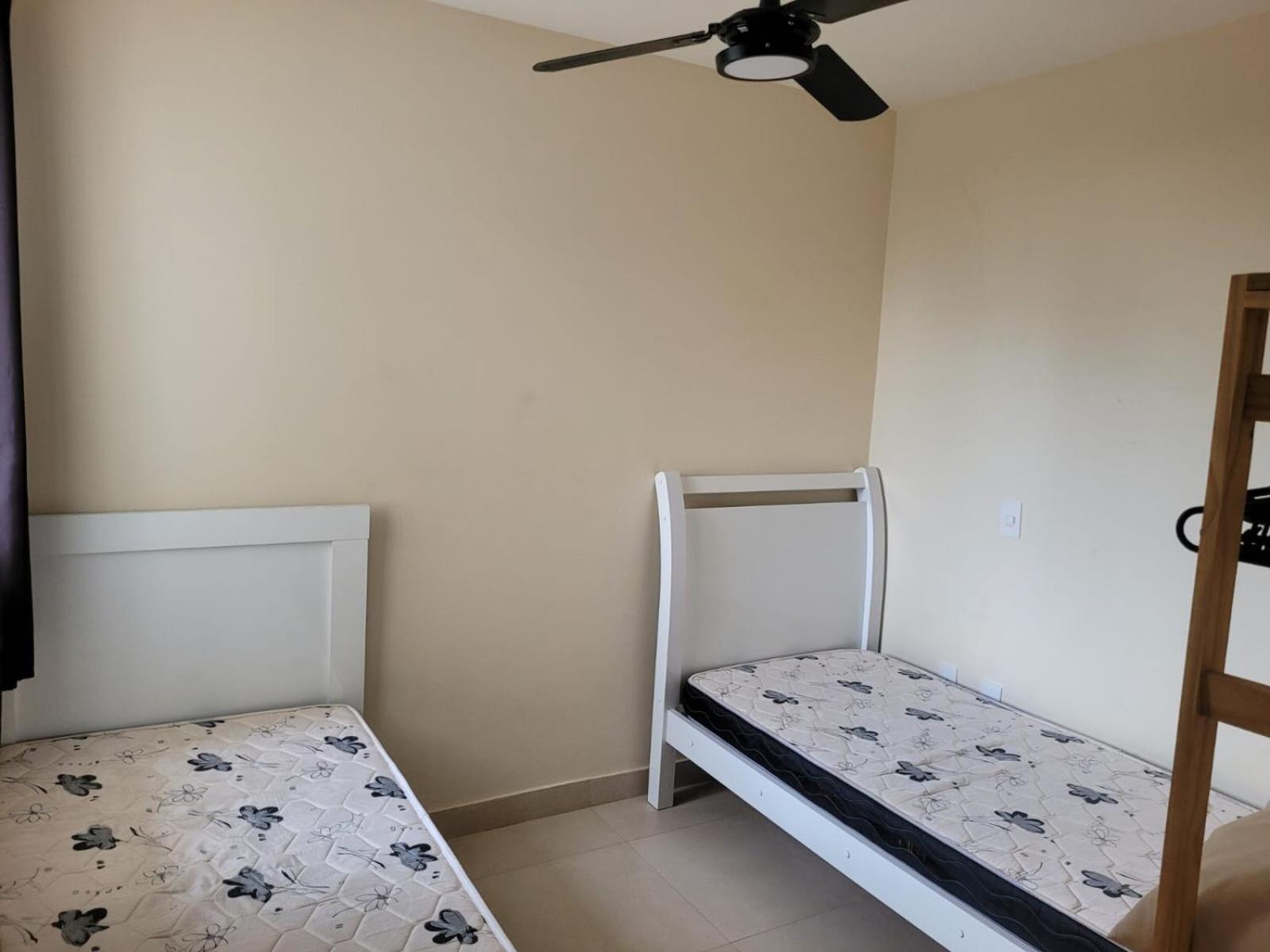 Apartamento Na Praia Do Morro- Guarapari, De Frente, Varanda Ampla, Duas Quadras Da Orla Da Praia Kültér fotó